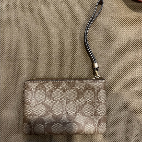 Coach wristlet - Picture 2 of 3